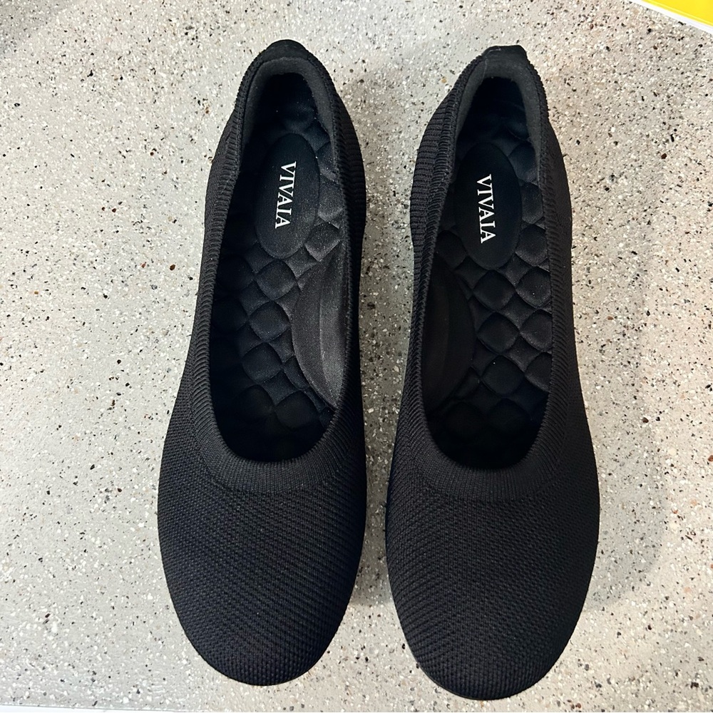 NWOB Vivaia Black Flats